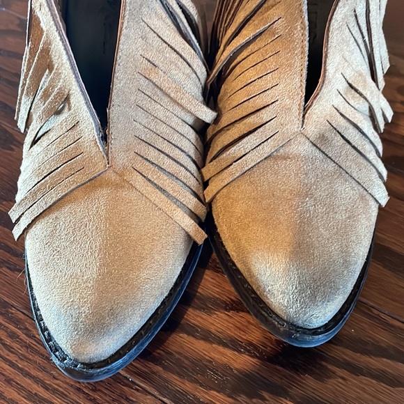 Lady's BOOTIES WESTERN STYLE - Picture 3 of 6